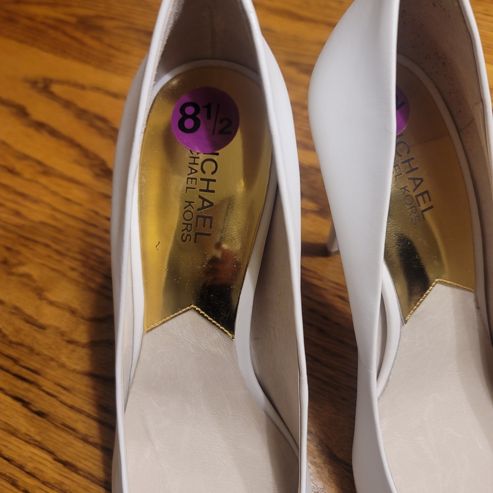 NWOT Michael Michael Kors White Genuine Leather Pointed Toe Shoes Pumps Heels - Picture 6 of 11